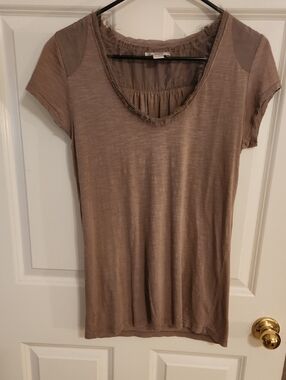 LOFT Taupe Short Sleeve Scoop Neck Tee